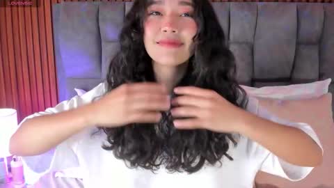 Lyhana Lee online show from 10.03.25