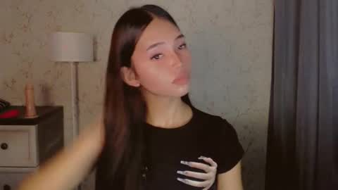 LYKA LOOPS online show from 04.04.26