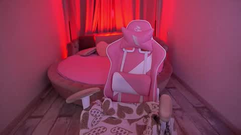 lylanimfa online show from 09.13.25