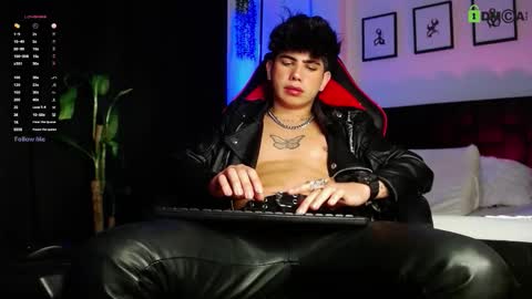 Lyle Bennett Freelance Model online show from 03.18.26