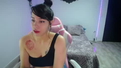 Snapshot of lyluciana chatting on 06.17.26 Luciana online show from 06.17.26