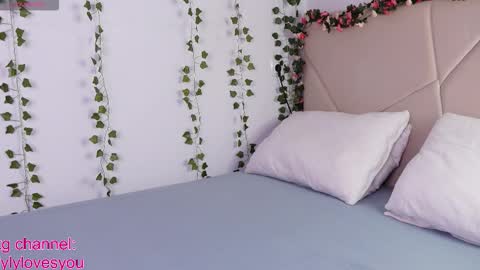 Lyly   online show from 09.19.25