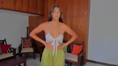 Snapshot of lynn_jackson chatting on 11.17.25 LYNN online show from 11.17.25