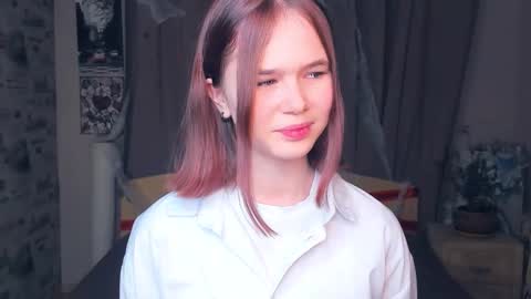 Cozy Lynns room online show from 11.18.25