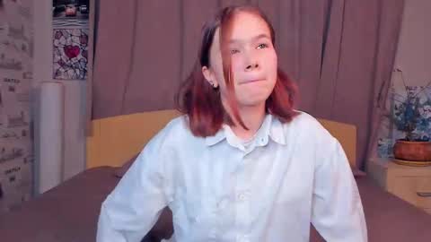 Cozy Lynns room online show from 11.24.25