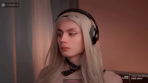 Lyodass online show from 04.19.26