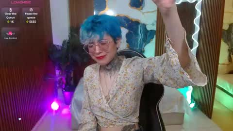 Snapshot of lyra_tay chatting on 02.25.26 lyra_tay online show from 02.25.26