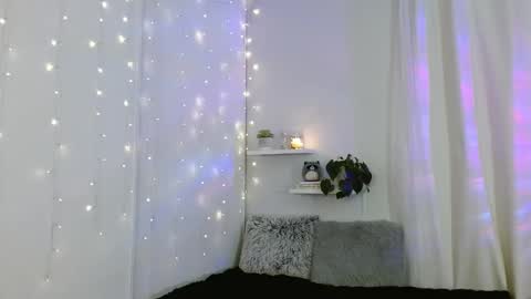 Lyra Rose online show from 01.14.26