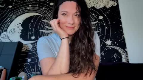 M0lly online show from 11.06.25