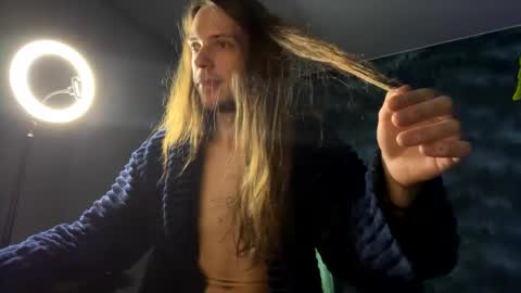 Snapshot of m1shq chatting on 12.07.24 m1shq online show from 12.07.24