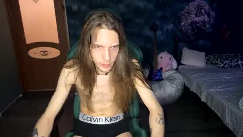 Snapshot of m1shq chatting on 12.07.24 m1shq online show from 12.07.24