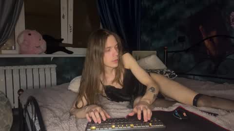 Snapshot of m1shq chatting on 01.09.25 m1shq online show from 01.09.25