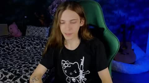 Snapshot of m1shq chatting on 09.16.25 m1shq online show from 09.16.25