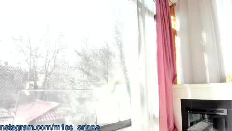 Snapshot of m1ss_ariana chatting on 02.10.25 Ariana online show from 02.10.25