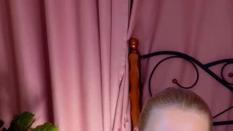 Snapshot of m1styka chatting on 10.16.25 Misty online show from 10.16.25