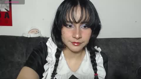 Snapshot of m4ng4b1tch chatting on 09.11.25 m4ng4b1tch online show from 09.11.25