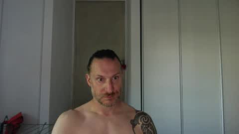 Snapshot of m4rduk81 chatting on 05.16.26 m4rduk online show from 05.16.26