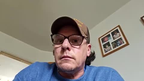 Snapshot of m536327 chatting on 05.19.26 Fantasy guy online show from 05.19.26