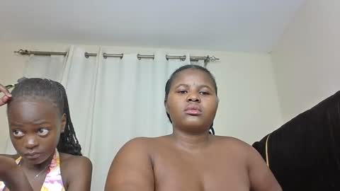 Snapshot of m_pretty_p chatting on 12.16.24 m_pretty_p online show from 12.16.24