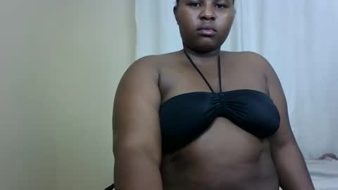 Snapshot of m_pretty_p chatting on 01.26.25 m_pretty_p online show from 01.26.25