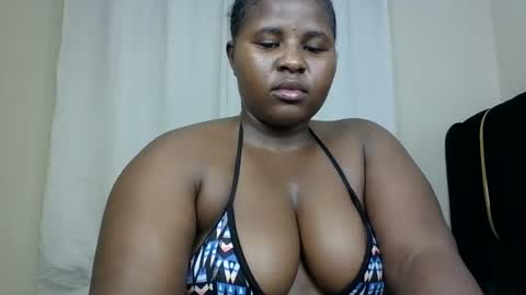 Snapshot of m_pretty_p chatting on 01.28.25 m_pretty_p online show from 01.28.25