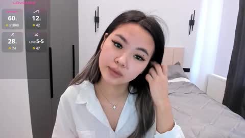 Snapshot of maakimita chatting on 10.14.25 maakimita online show from 10.14.25