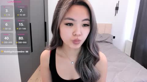 Snapshot of maakimita chatting on 10.24.25 maakimita online show from 10.24.25