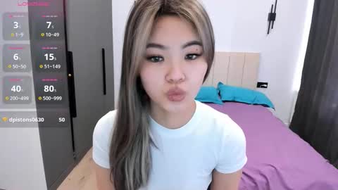 Snapshot of maakimita chatting on 10.30.25 maakimita online show from 10.30.25