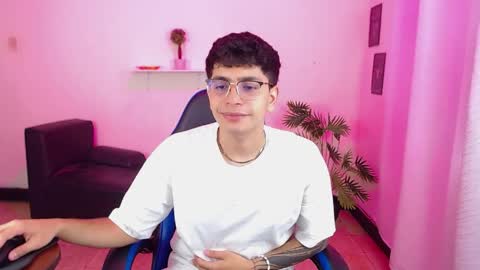 Max online show from 04.08.26