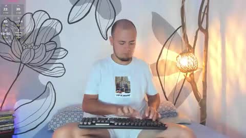 Snapshot of maax_taylor01 chatting on 02.18.26 online show from 02.18.26