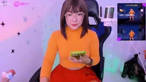 MacarenaIndependent model  online show from 10.12.25