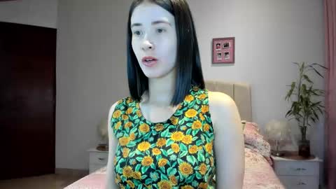 Macarena online show from 10.10.25