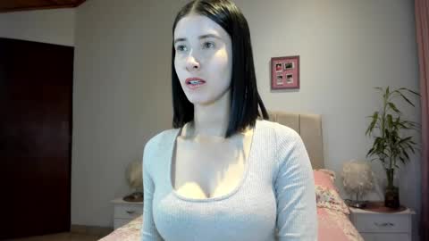 Macarena online show from 10.11.25