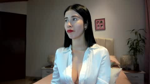 Snapshot of macarena_vallejo_ chatting on 06.12.26 Macarena online show from 06.12.26