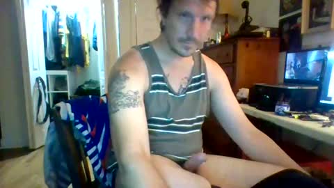 Snapshot of macdaddy9mm chatting on 06.30.26 macdaddy9mm online show from 06.30.26