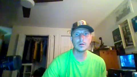Snapshot of macdaddy9mm chatting on 07.02.26 macdaddy9mm online show from 07.02.26