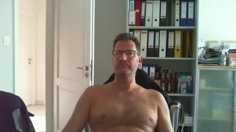 Snapshot of macfly67 chatting on 05.14.26 macfly67 online show from 05.14.26
