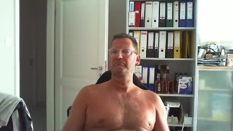 Snapshot of macfly67 chatting on 05.29.26 macfly67 online show from 05.29.26