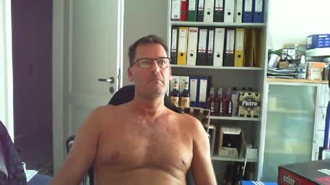 Snapshot of macfly67 chatting on 06.17.26 macfly67 online show from 06.17.26