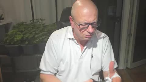 Snapshot of machinegun3dx chatting on 01.18.26 Andy online show from 01.18.26