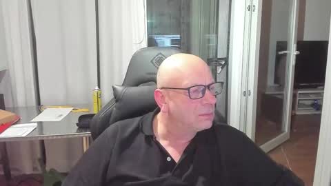 Snapshot of machinegun3dx chatting on 02.03.26 Andy online show from 02.03.26