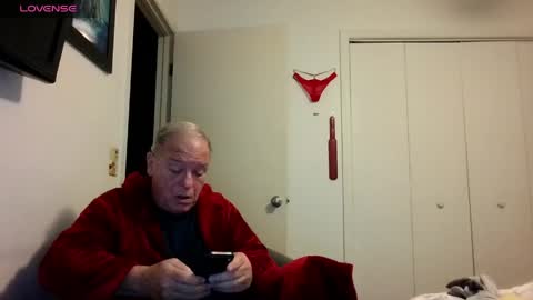 Snapshot of mackdocc001 chatting on 04.10.26 mackdocc001 online show from 04.10.26