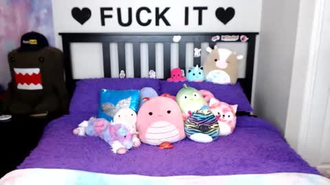 Mackenzie Wolfe online show from 11.30.25