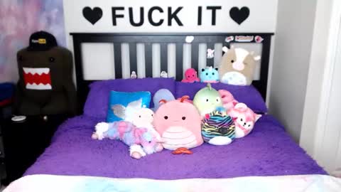 Mackenzie Wolfe online show from 12.20.25