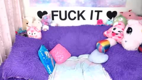 Mackenzie Wolfe online show from 02.10.26