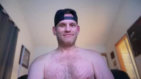 Snapshot of mackincaliallday chatting on 10.26.25 MackinCaliAllDay online show from 10.26.25