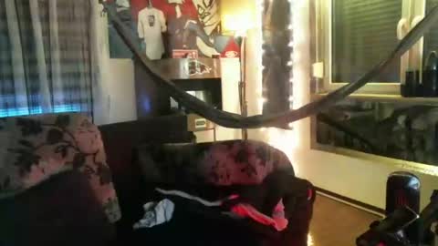 Snapshot of mad_dem0n chatting on 01.01.25 Manuel online show from 01.01.25