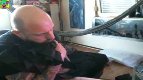 Snapshot of mad_dem0n chatting on 03.06.25 Manuel online show from 03.06.25