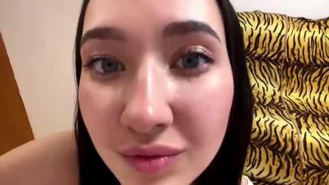 Snapshot of madalyneaks chatting on 04.17.26 Lilo online show from 04.17.26
