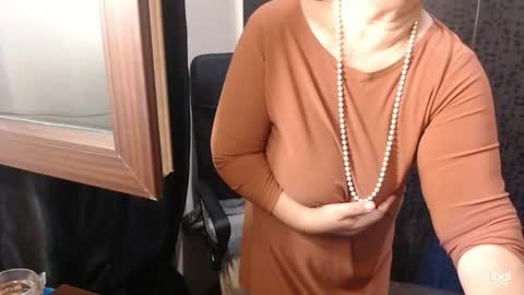Madam Sanjanne online show from 09.22.25
